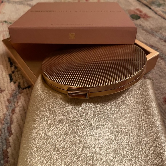 TOM FORD Estée Lauder Gold Compact, Amber closure, Bronzer. Gold Leather Case. - Picture 4 of 11